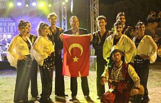 Balıkesirliler gecesinde renkli görüntüler