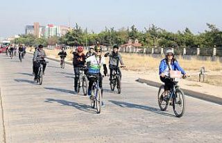 Bandırma’da " Haydi Çocuklar bisikletle okula"...
