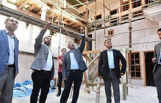 Başkan Aşgın Velipaşa Hanını inceledi