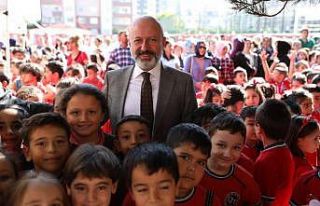 Başkan Çolakbayrakdar, “Eğitim İçin Tüm İmkanlarımızı...