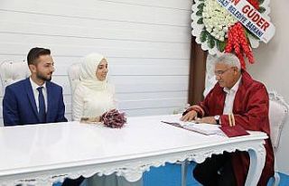 Başkan Güder, çiftlerin özel günlerine ortak...