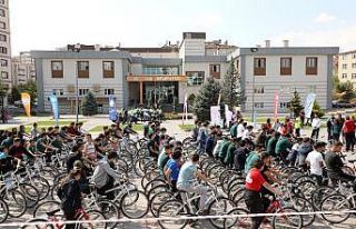 Başkan Yalçın, "Bisiklet, insan yaratılışına...