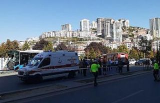 Başkent’te halk otobüsü yolcu dolu durağa girdi:...