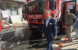 Bayrampaşa’da 7 katlı binanın çatı katı yandı