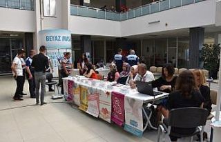 Belediye binası içinde sağlık için stant açıldı