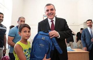 Beyazgül öğrencilerin sevincine ortak oldu