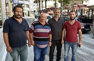 Bir ilçeyi dolandırıp kaçtılar