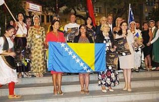 Burhaniye’de Halk Oyunlar Şenliği