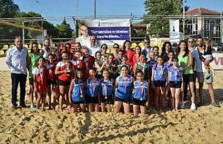 Büyükşehir’de plaj şöleni