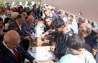 Büyükşehir’den 5 bin kişiye aşure ikramı