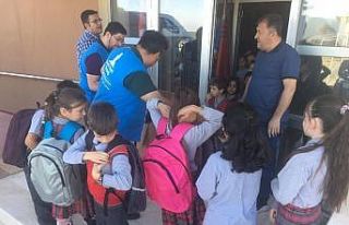 Dağardı İlkokulu öğrencilerine kırtasiye yardımı