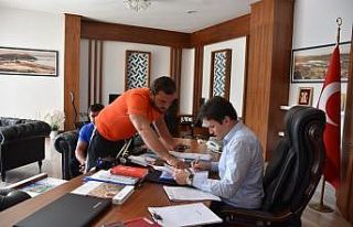 Demre’li pehlivanlar Elmalı yolcusu