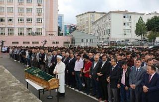 Depremde kalp krizi geçirerek ölen öğretmen okulundan...