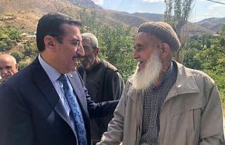 Diyarbakır’da annelere eski bakandan destek