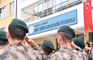 Doğum gününde ismi okula verildi