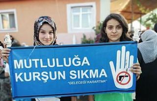 Düğünde kadına şiddete dikkat çektiler