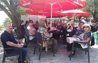 Emekli öğretmenler Van’ın güzelliğine hayran...