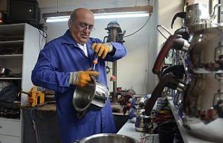 Emekliliğin tadını kalaycılıkla çıkartıyor