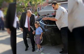 Emniyet müdürü, okula başlayan şehit kızını...