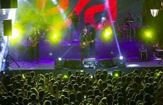 Emre Aydın’dan “İzmir’e dönüş” konseri