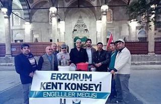 Engelliler Meclisi Aşure dağıttı