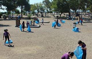 Envarlı öğrenciler plaj temizliğinde