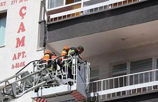 Evde çıkan çıkan yangın korkuttu