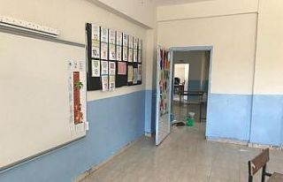 Fedakar öğretmenler okulu yeniledi