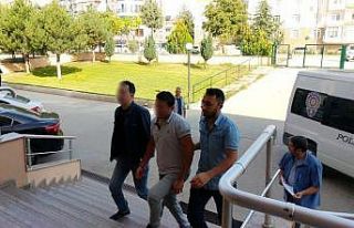 FETÖ’den gözaltına alınan 5 kişi adliyeye sevk...