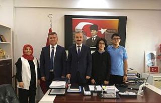 Finale kalan ekip Milli Eğitim Müdürü’nü ziyaret...