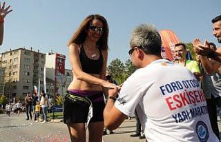 Ford Otosan Eskişehir Yarı Maratonu’nda renkli...
