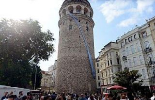 Galata Kulesi prostat kanserine dikkat çekmek için...