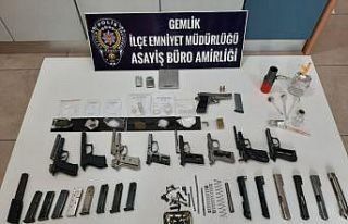 Gemlik emniyetinden silah ve uyuşturucu baskını