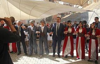 Hakkari’de İlköğretim Haftası halaylarla kutlandı