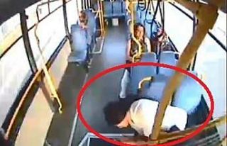 Halk otobüsü sürücüsü, fenalaşan hamile kadını...