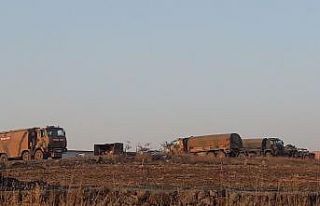 Hatay sınır birliklerine tank sevkıyatı sürüyor