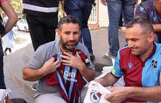 HDP önünde eylem yapan ailelere Trabzon’dan anlamlı...