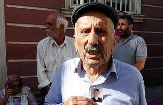 HDP önünde eylem yapan ailelerin sayısı 9’uncu...