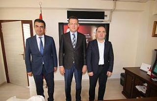 İhtiyaç sahibi öğrencilere hediyeler verildi