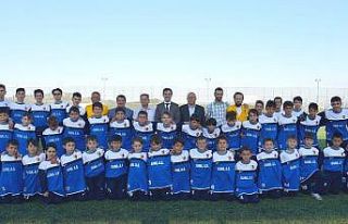 İlkay Gündoğan’dan, Dursunbey Belediyespor’a...