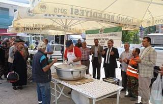 İnönü Belediyesi’nden Aşure İkramı