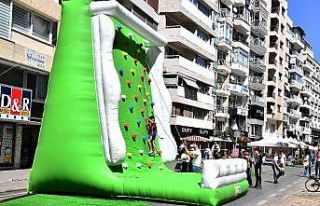 İzmir’de otomobilsiz sokaklar etkinliği