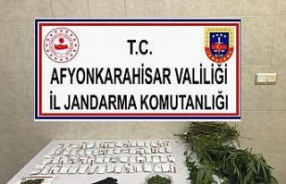 Jandarma baskınından 683 gram kubar esrar maddesi...