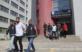 Kadın kılığındaki zanlılar, mahalleli sorguya...