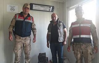 Kafes avcısı jandarmaya takıldı