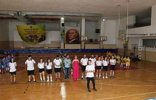 Kartallı minik sporcular madalyalarını aldı