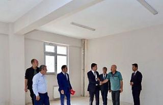 Kaymakam Öztürk, yeni yapılan lise binasını inceledi