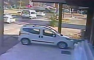 Kaza anı güvenlik kamerasında