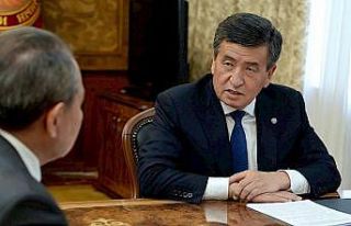 Kırgızistan Cumhurbaşkanı Ceenbekov’dan "alfabe"...