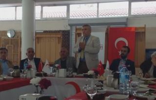 Kızılay Kartal şubesi muhtarlarla buluştu